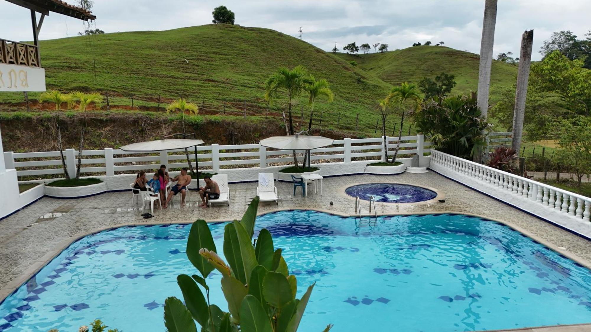 Hotel Campestre Las Cavernas La Mesa Norte Kültér fotó